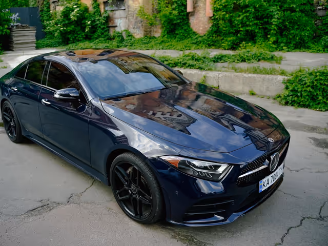 Mercedes-Benz CLS - фото 1