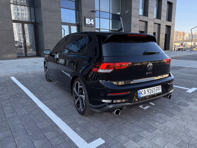 Volkswagen Golf GTI - фото 5