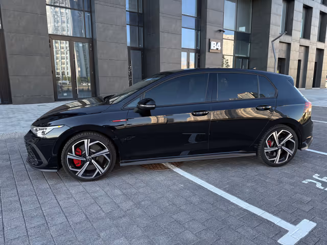Volkswagen Golf GTI - фото 2