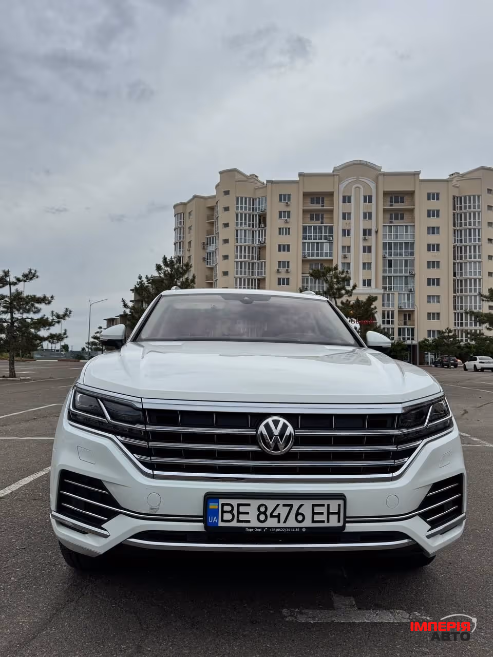 Volkswagen Touareg - фото 1