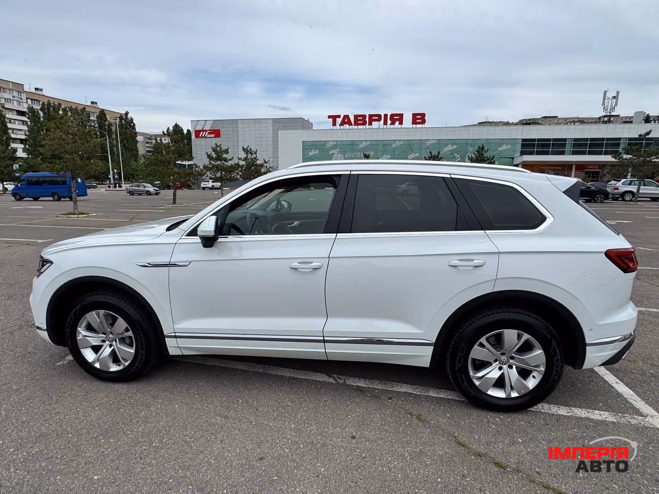 Volkswagen Touareg - фото 17