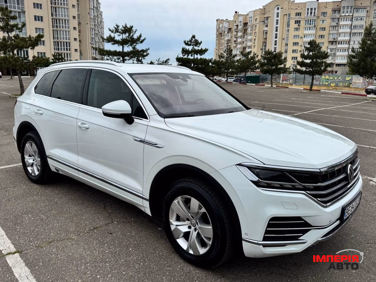 Volkswagen Touareg - фото 12
