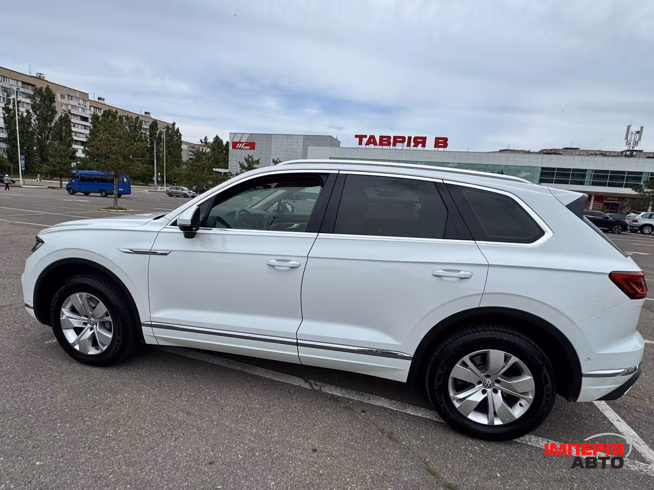 Volkswagen Touareg - фото 3