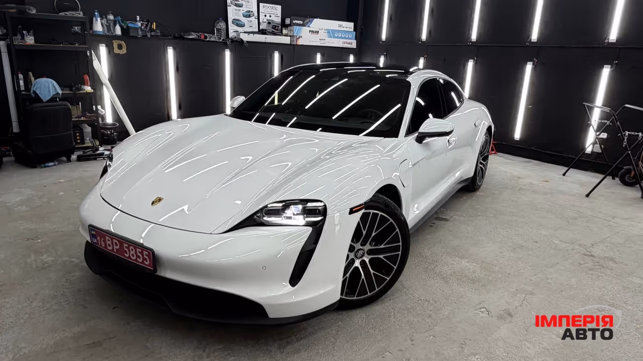 Porsche Taycan - фото 1