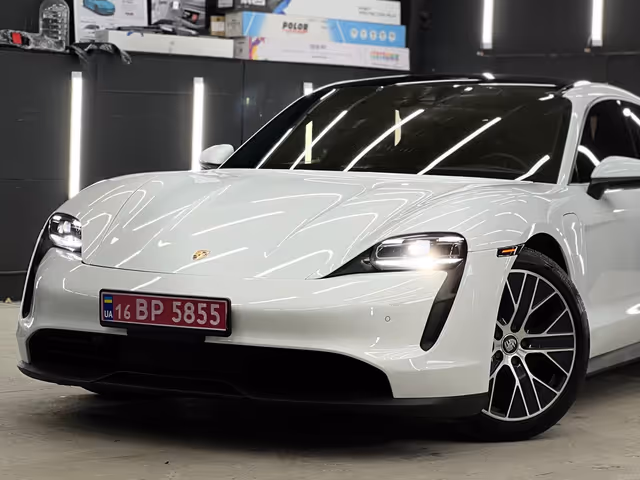 Porsche Taycan - фото 3