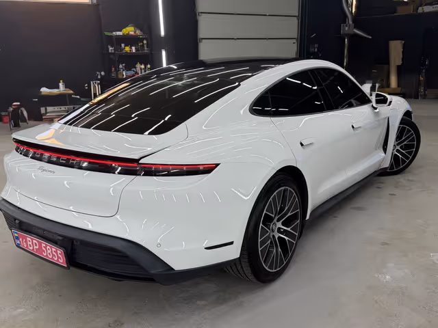 Porsche Taycan - фото 4