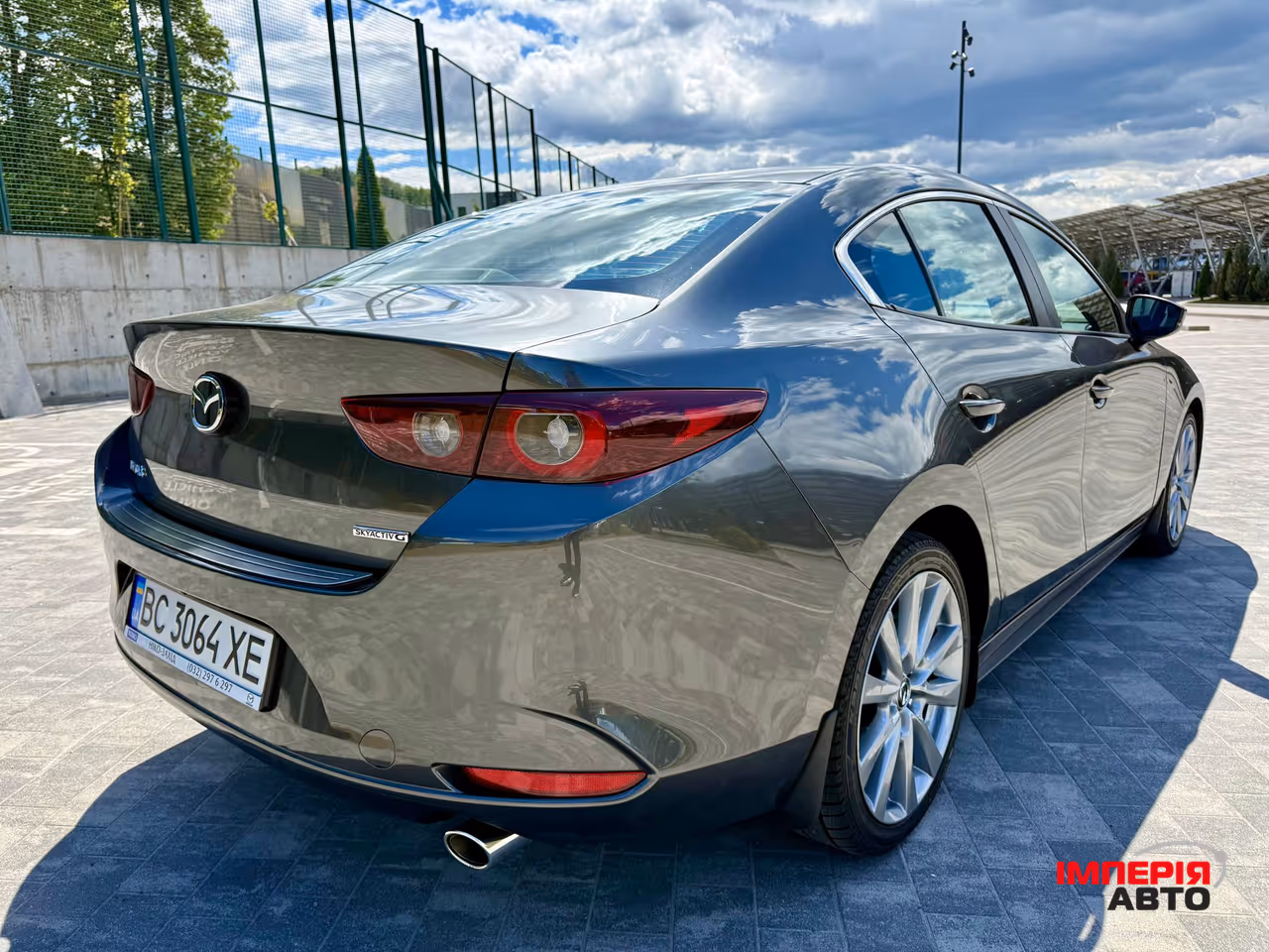 Mazda 3 - фото 6