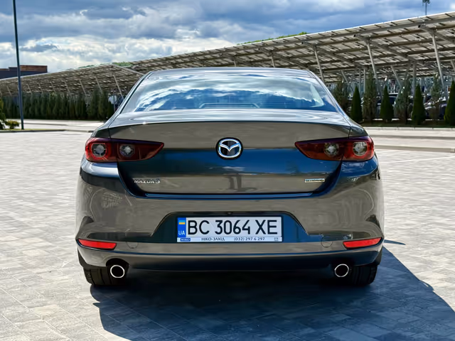 Mazda 3 - фото 5