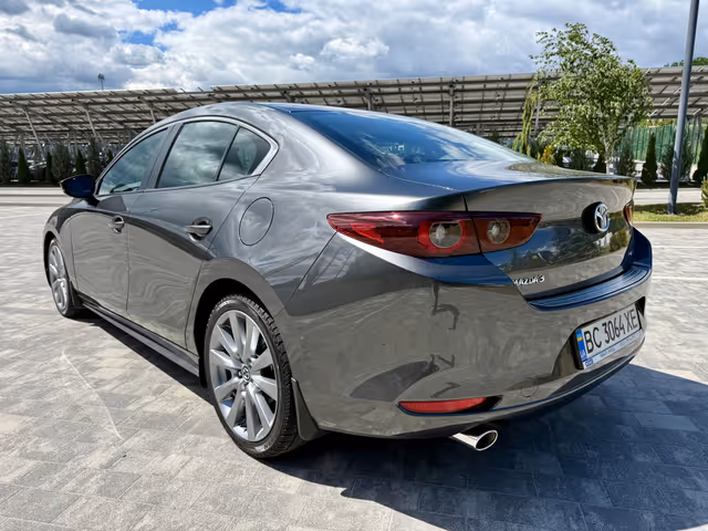 Mazda 3 - фото 4