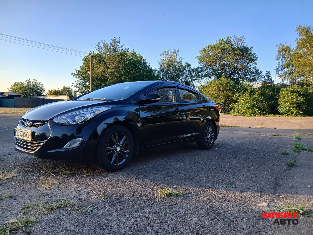 Hyundai Elantra - фото 1