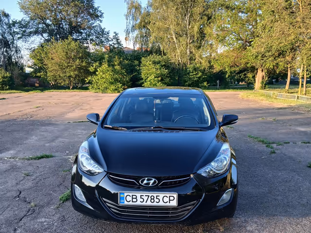 Hyundai Elantra - фото 2