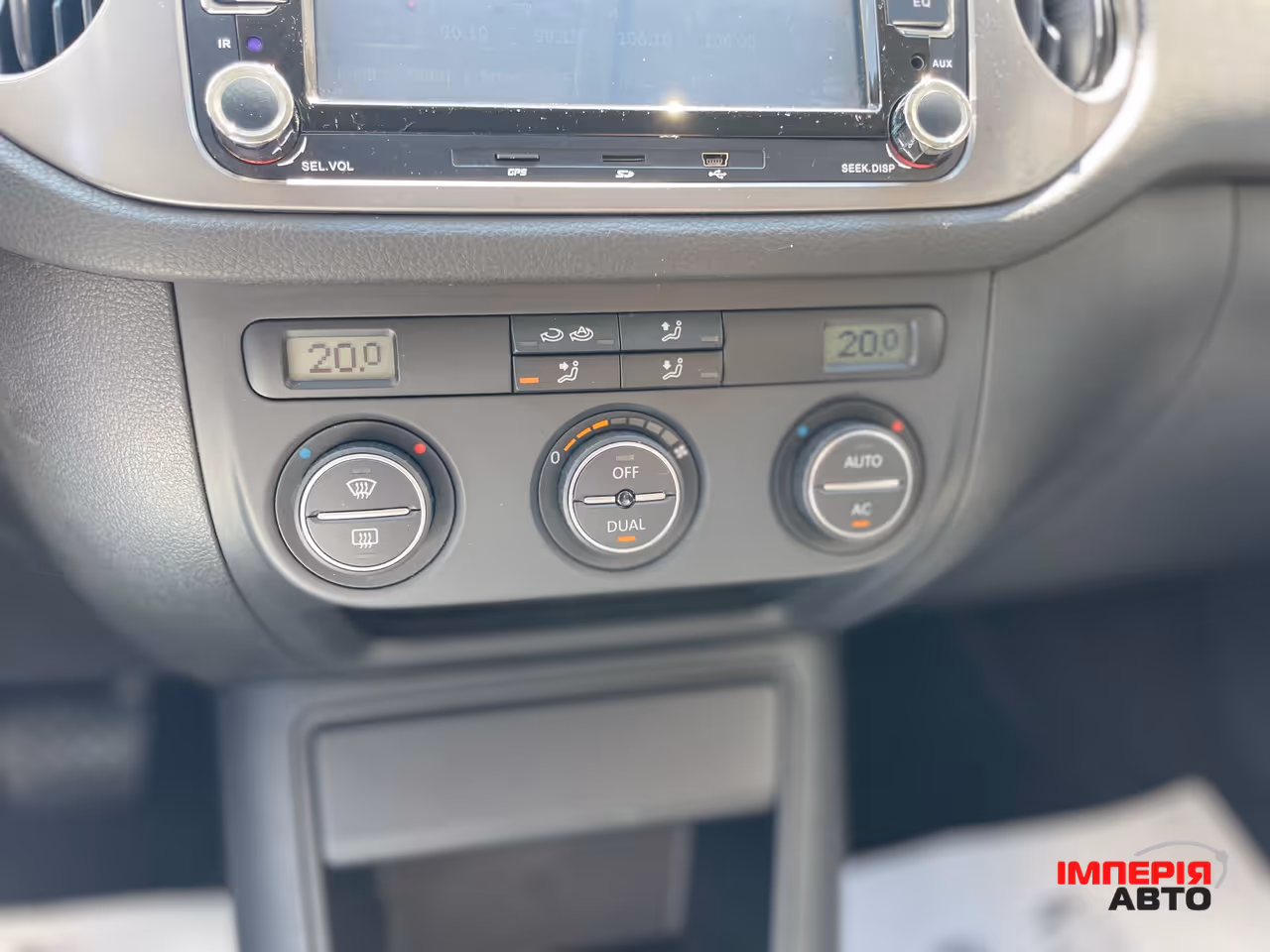 Volkswagen Tiguan - фото 25