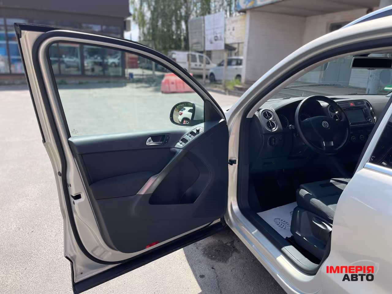 Volkswagen Tiguan - фото 14
