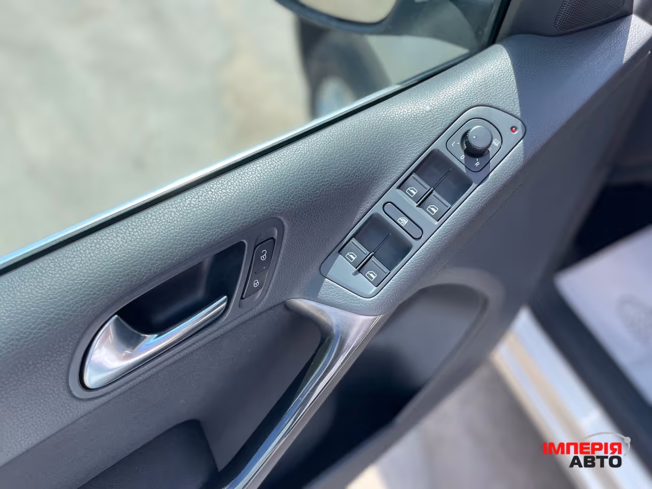 Volkswagen Tiguan - фото 15