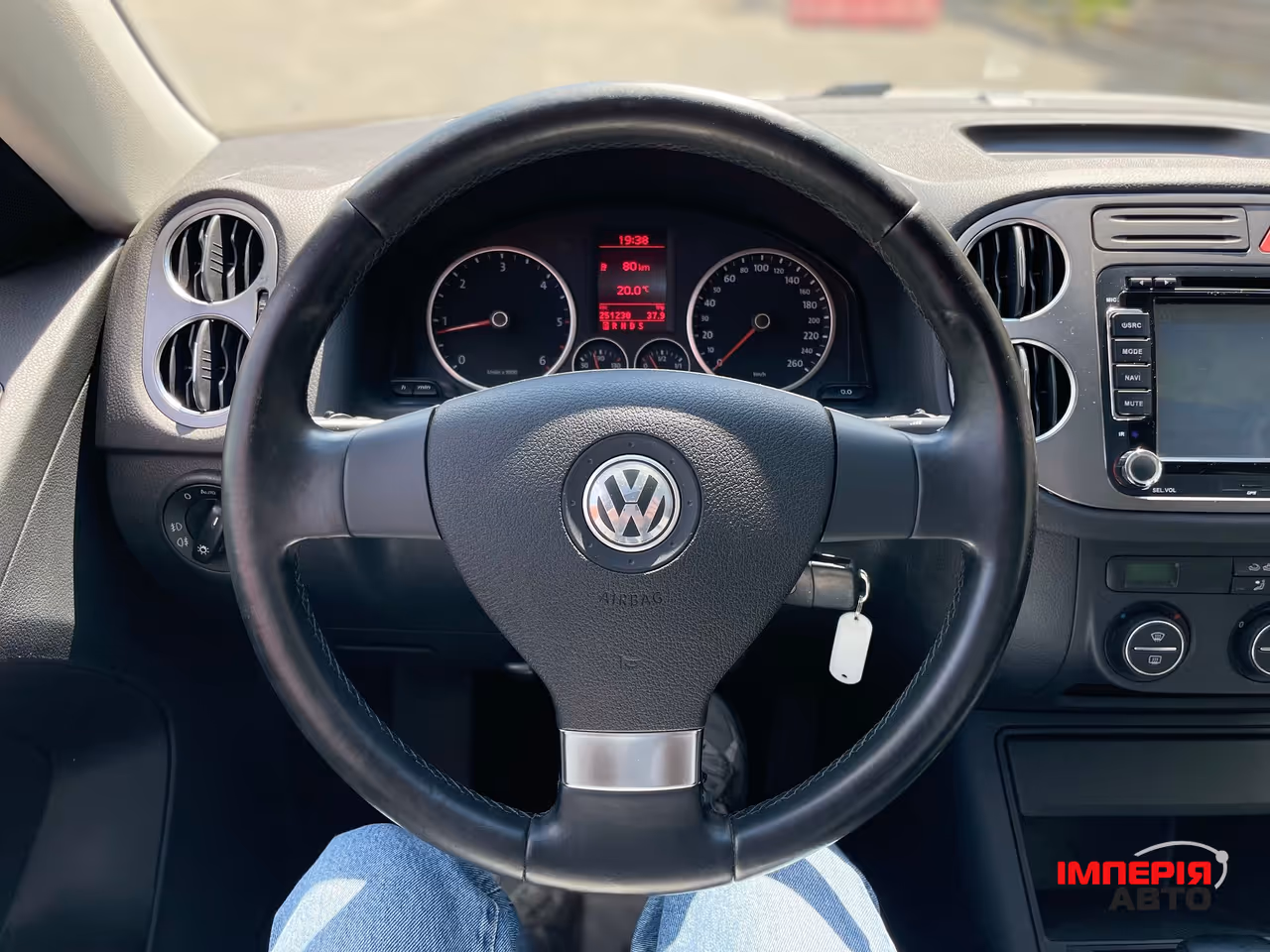 Volkswagen Tiguan - фото 21