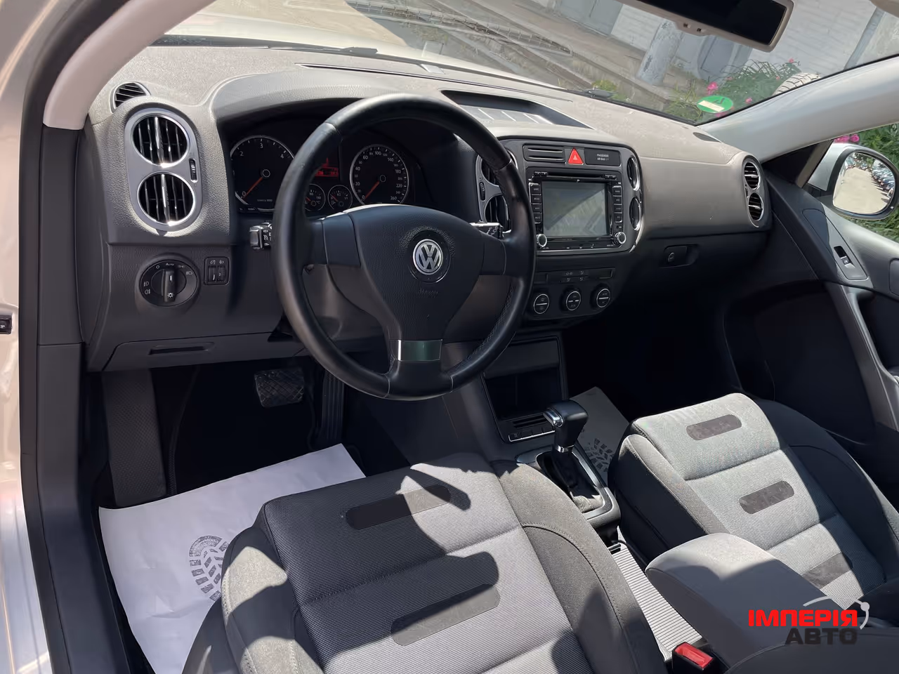 Volkswagen Tiguan - фото 18