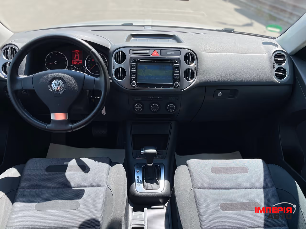 Volkswagen Tiguan - фото 3
