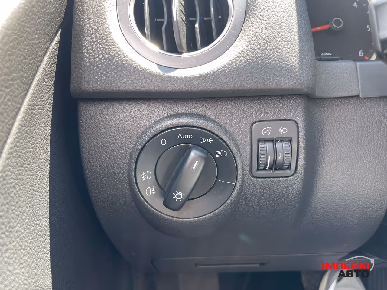 Volkswagen Tiguan - фото 22
