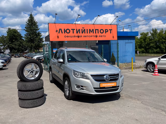 Volkswagen Tiguan - фото 1
