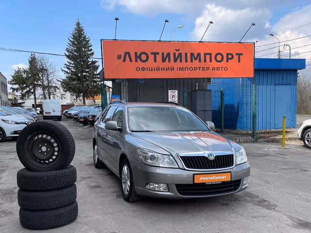 Skoda Octavia - фото 1