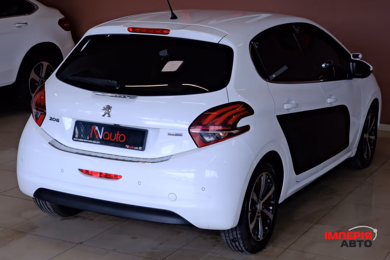 Peugeot 208 - фото 5