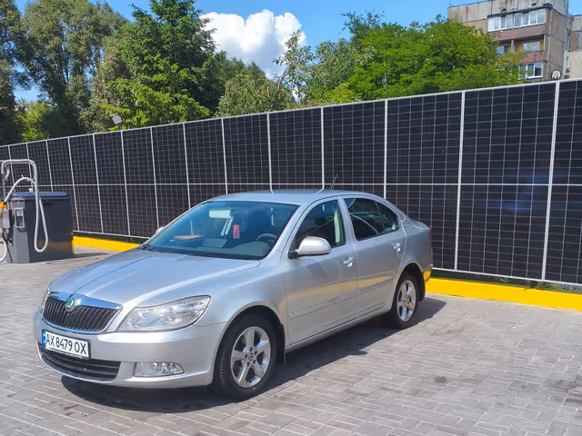 Skoda Octavia - фото 1