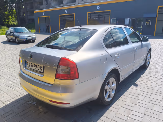Skoda Octavia - фото 4