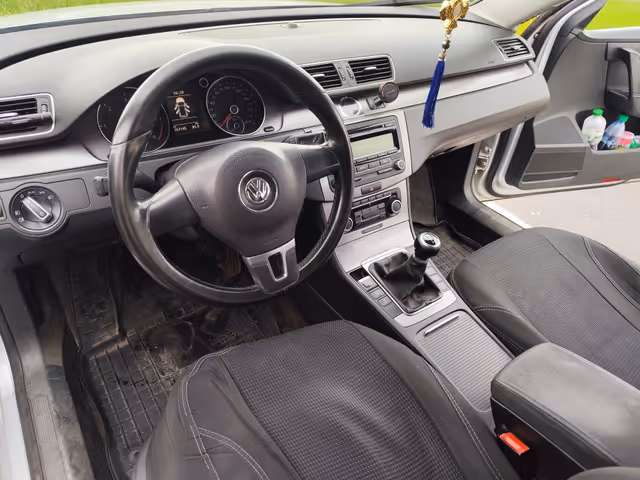 Volkswagen Passat - фото 4