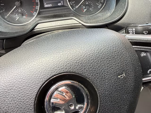 Skoda Octavia - фото 3