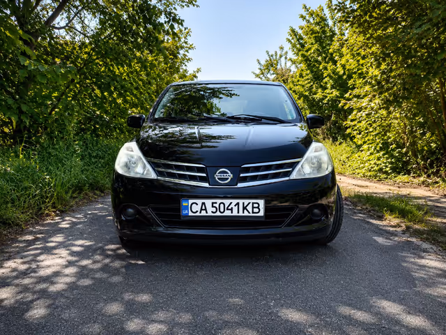 Nissan Tiida - фото 2