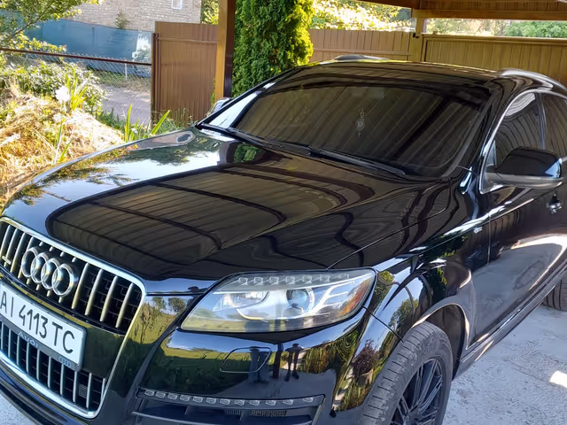 Audi Q7 - фото 1