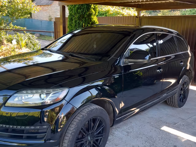 Audi Q7 - фото 2