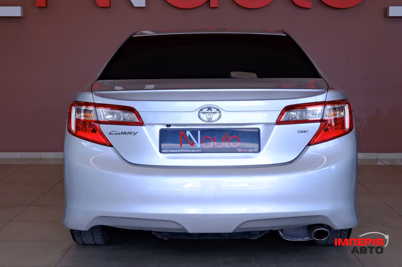 Toyota Camry - фото 6