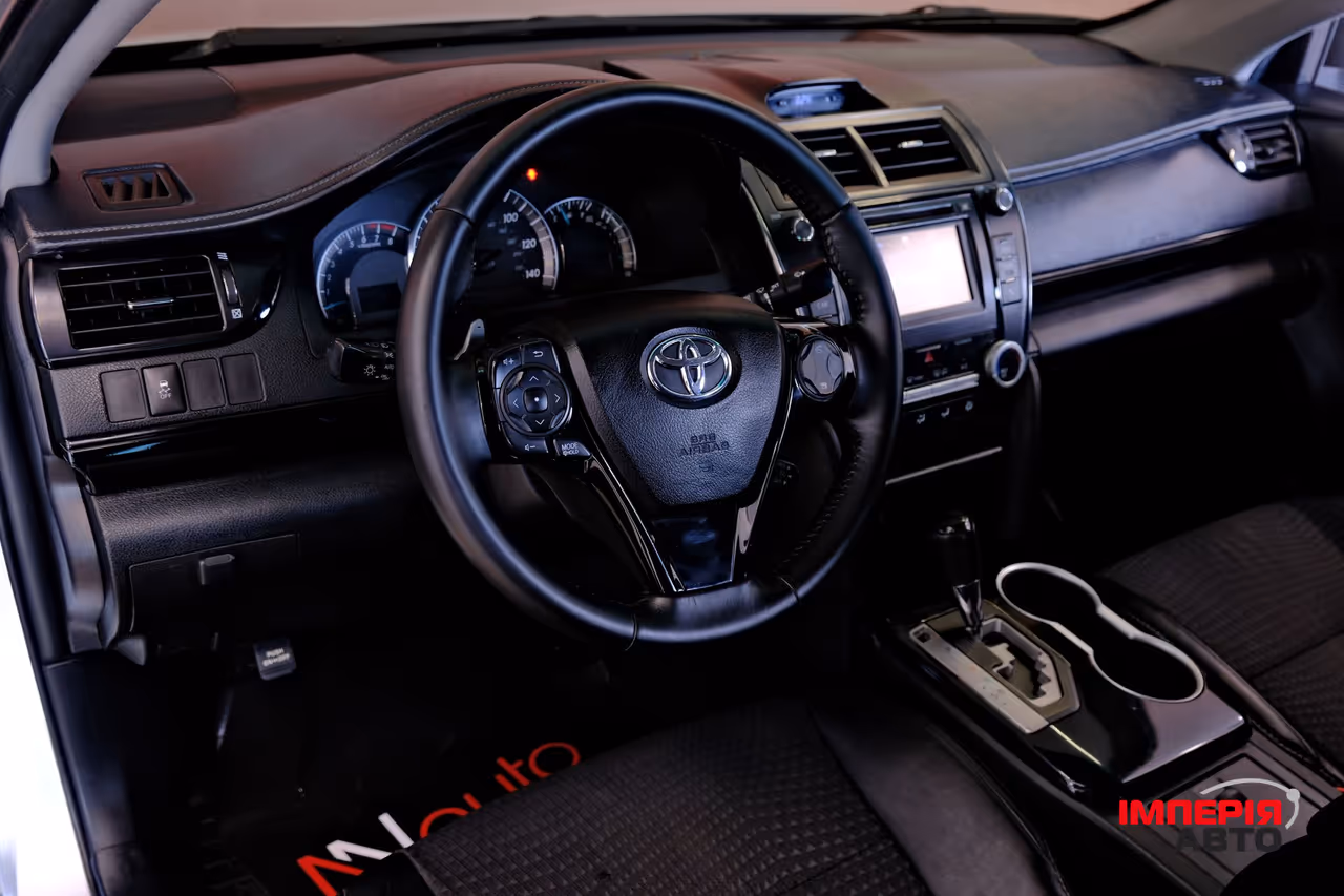Toyota Camry - фото 7