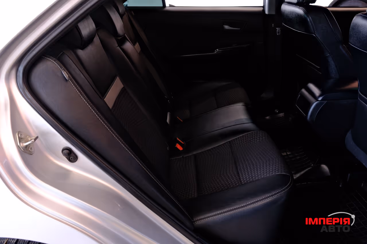 Toyota Camry - фото 9