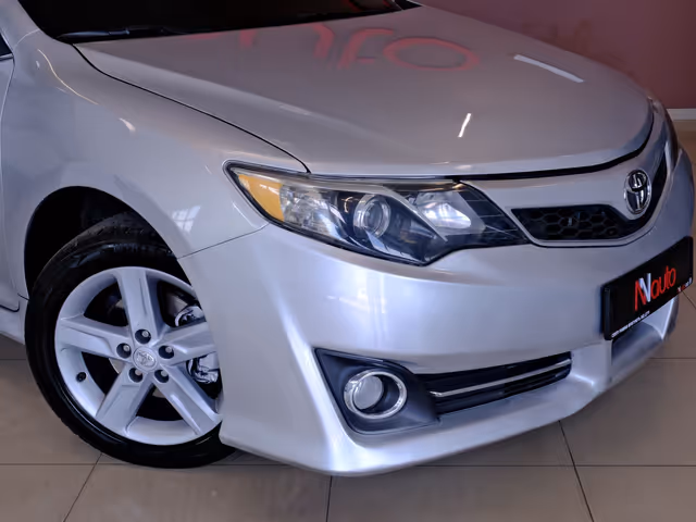 Toyota Camry - фото 3