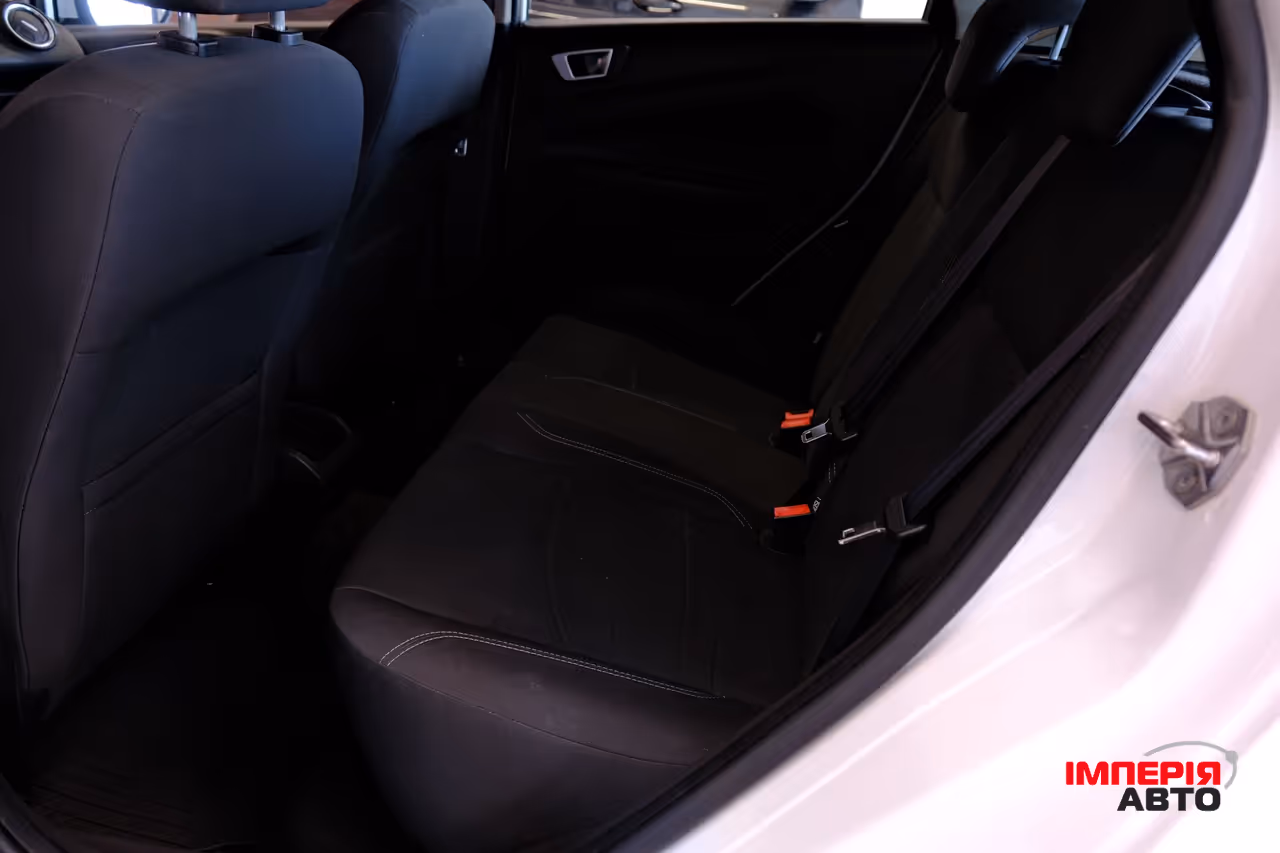 Ford Fiesta - фото 8