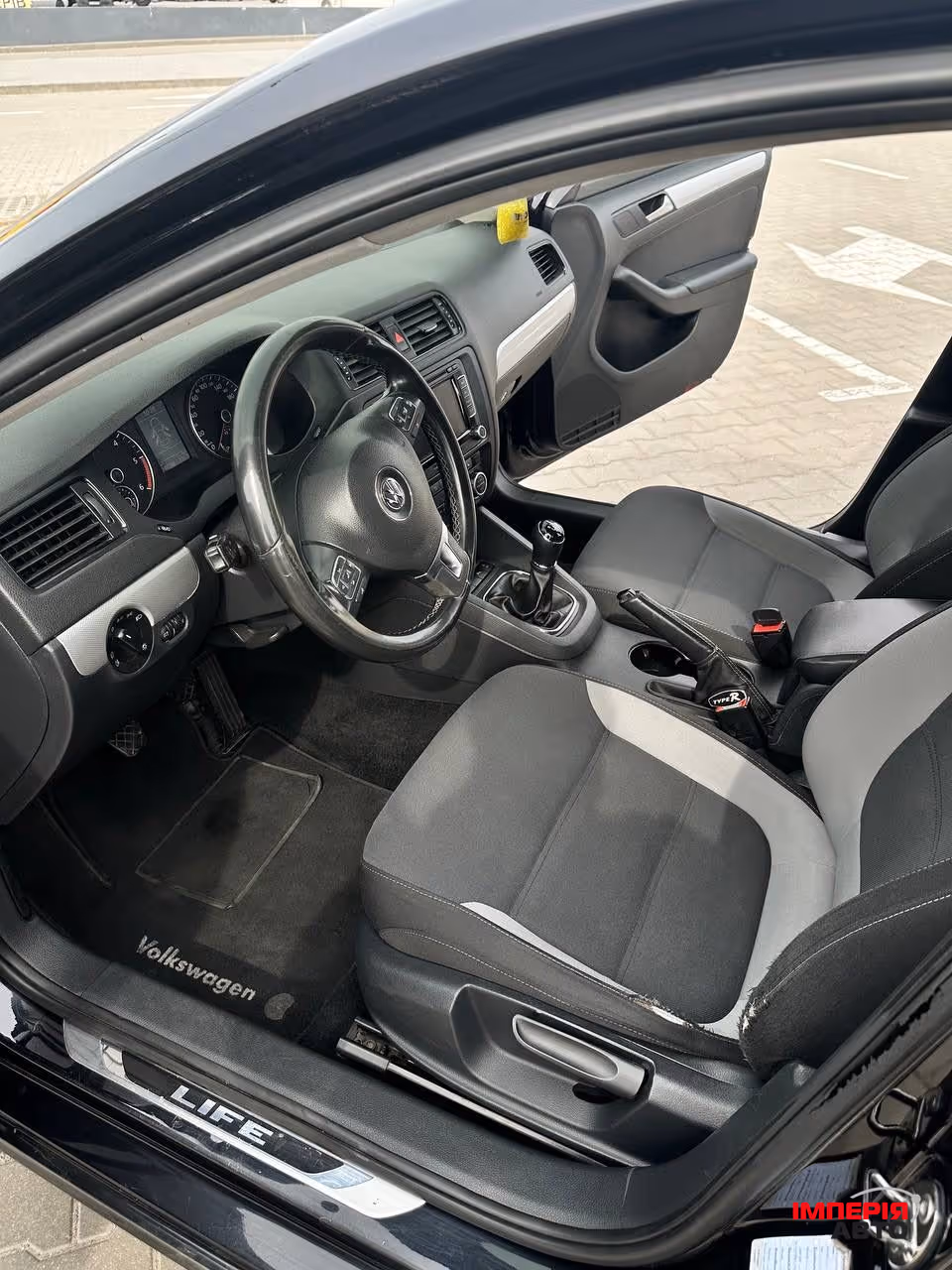 Volkswagen Jetta - фото 2