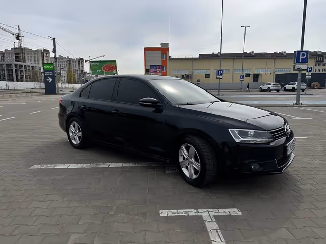 Volkswagen Jetta - фото 4