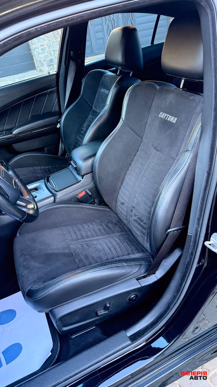 Dodge Charger - фото 12