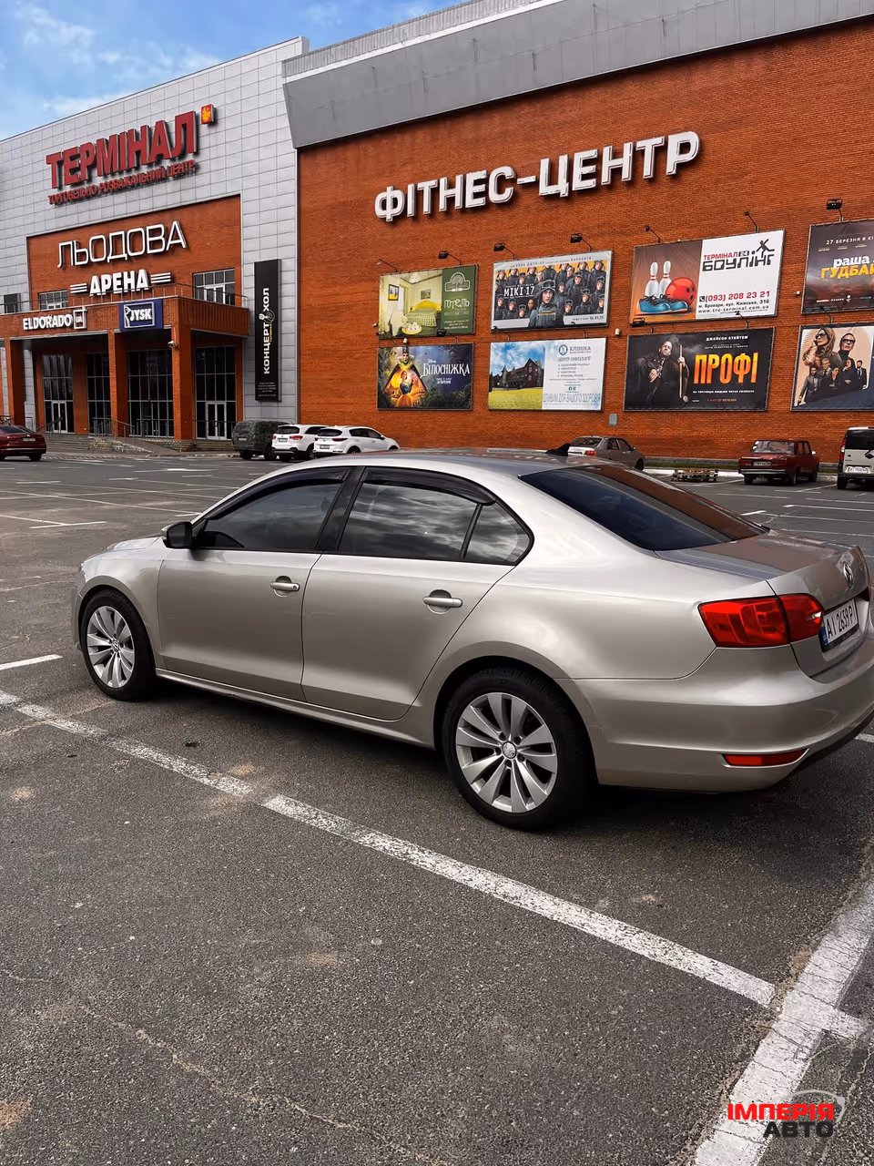 Volkswagen Jetta - фото 4