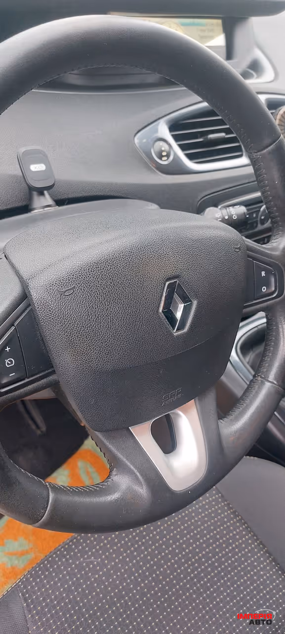 Renault Megane - фото 32