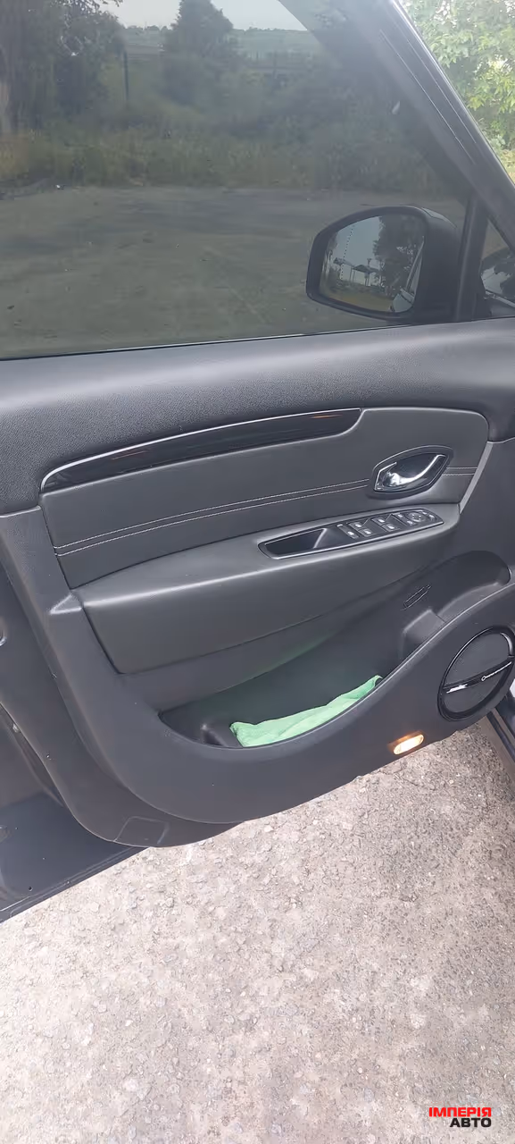 Renault Megane - фото 24