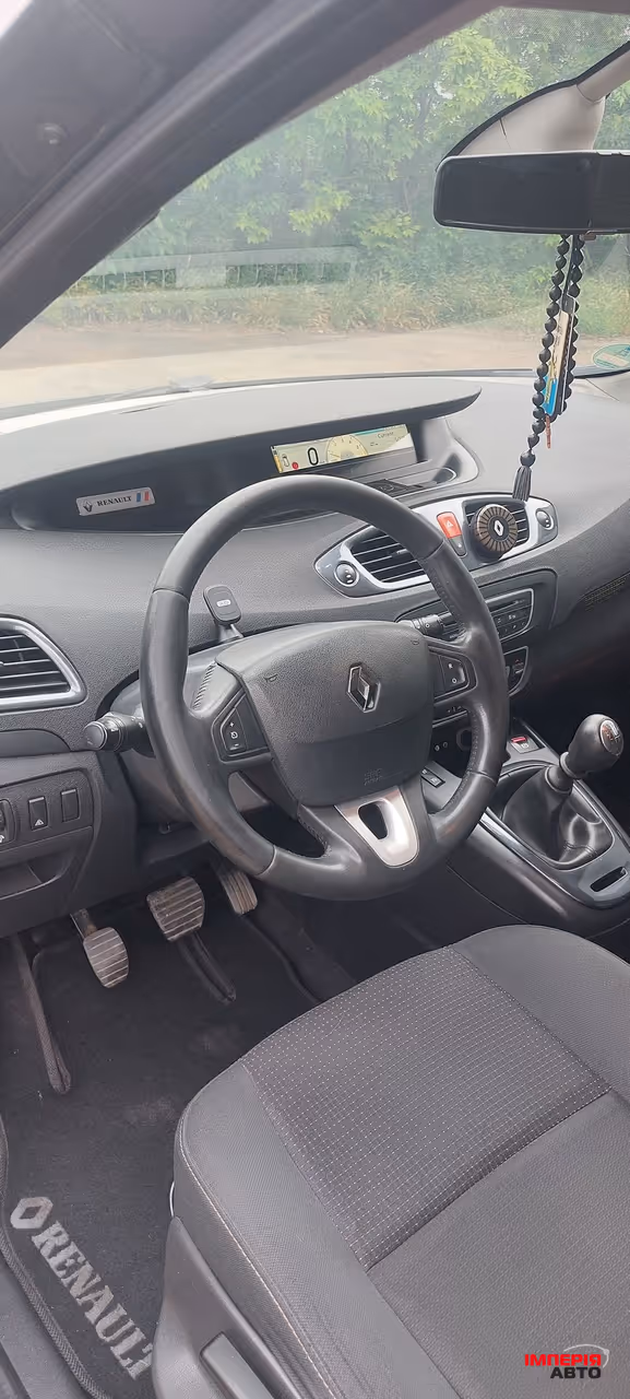 Renault Megane - фото 22
