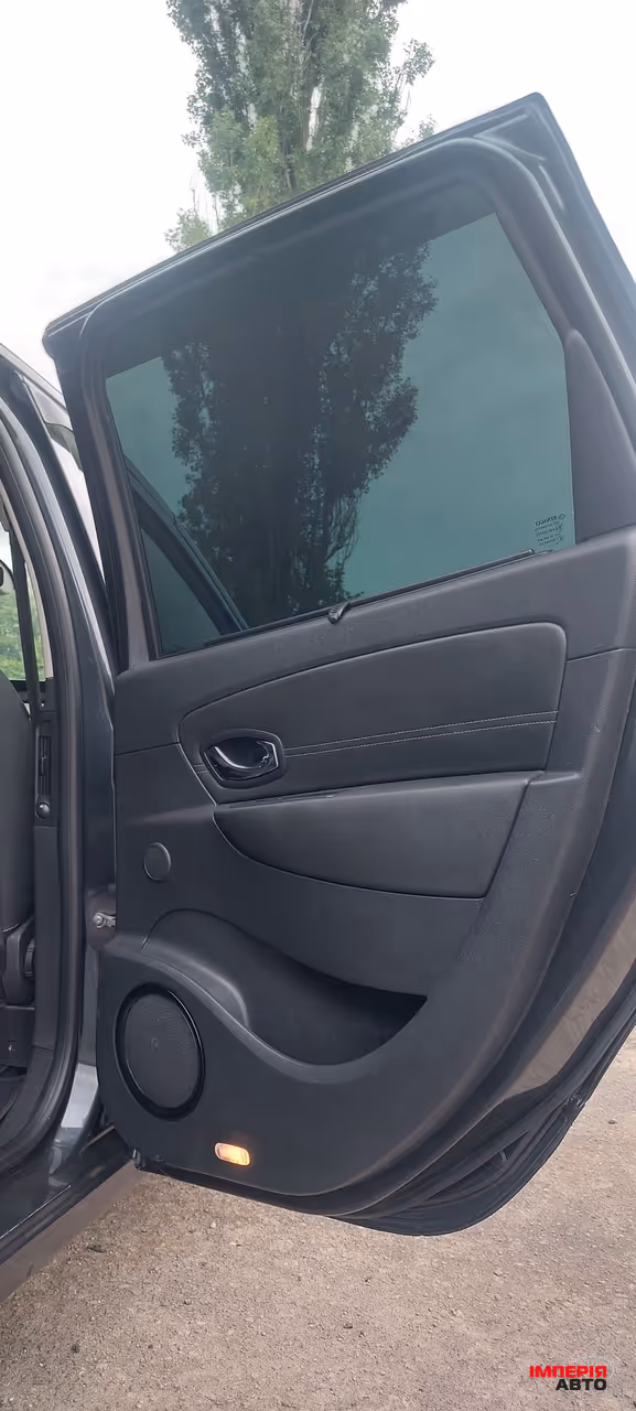 Renault Megane - фото 18