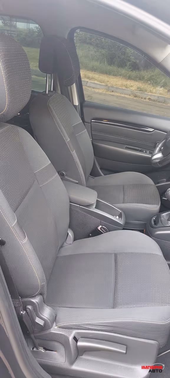 Renault Megane - фото 14