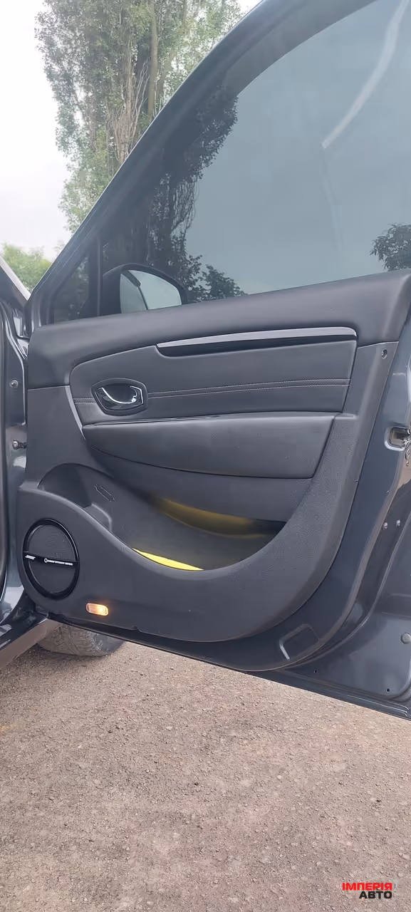 Renault Megane - фото 16