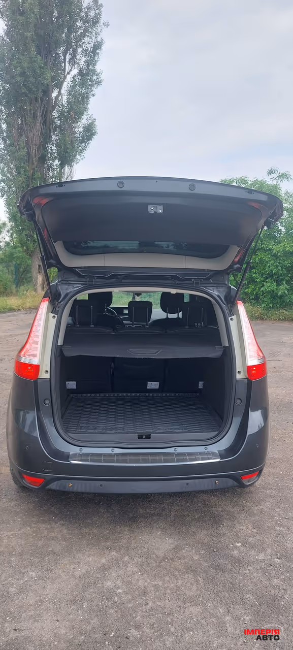 Renault Megane - фото 11