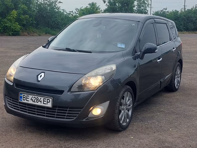 Renault Megane - фото 1