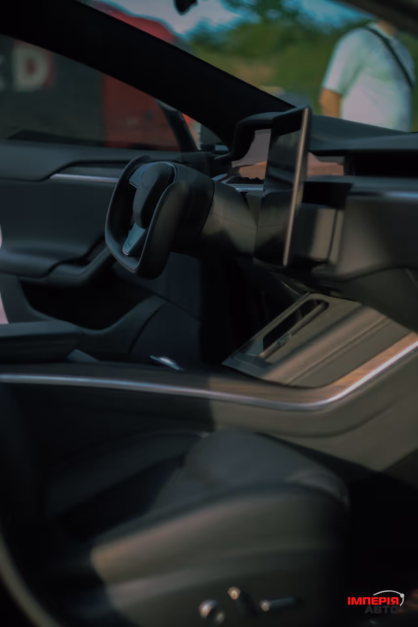 Tesla Model S - фото 27